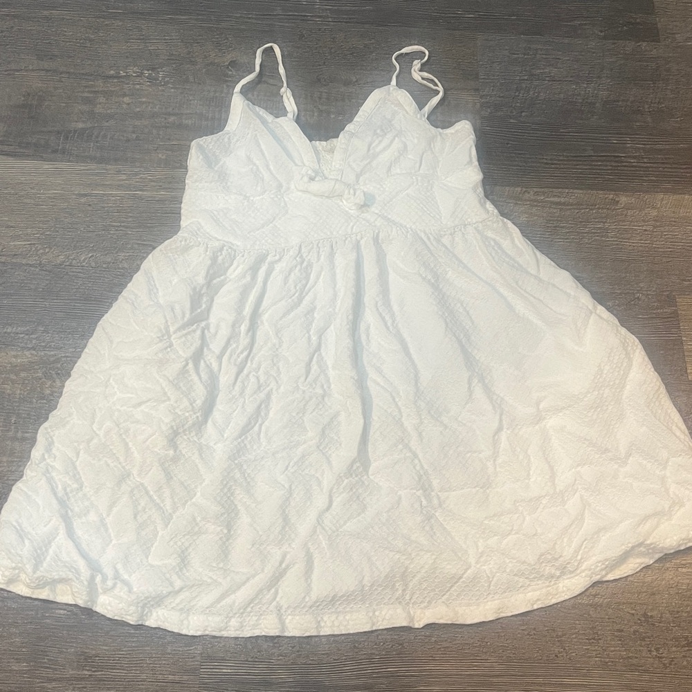 EUC Roxy Textured White Fabric sundress
